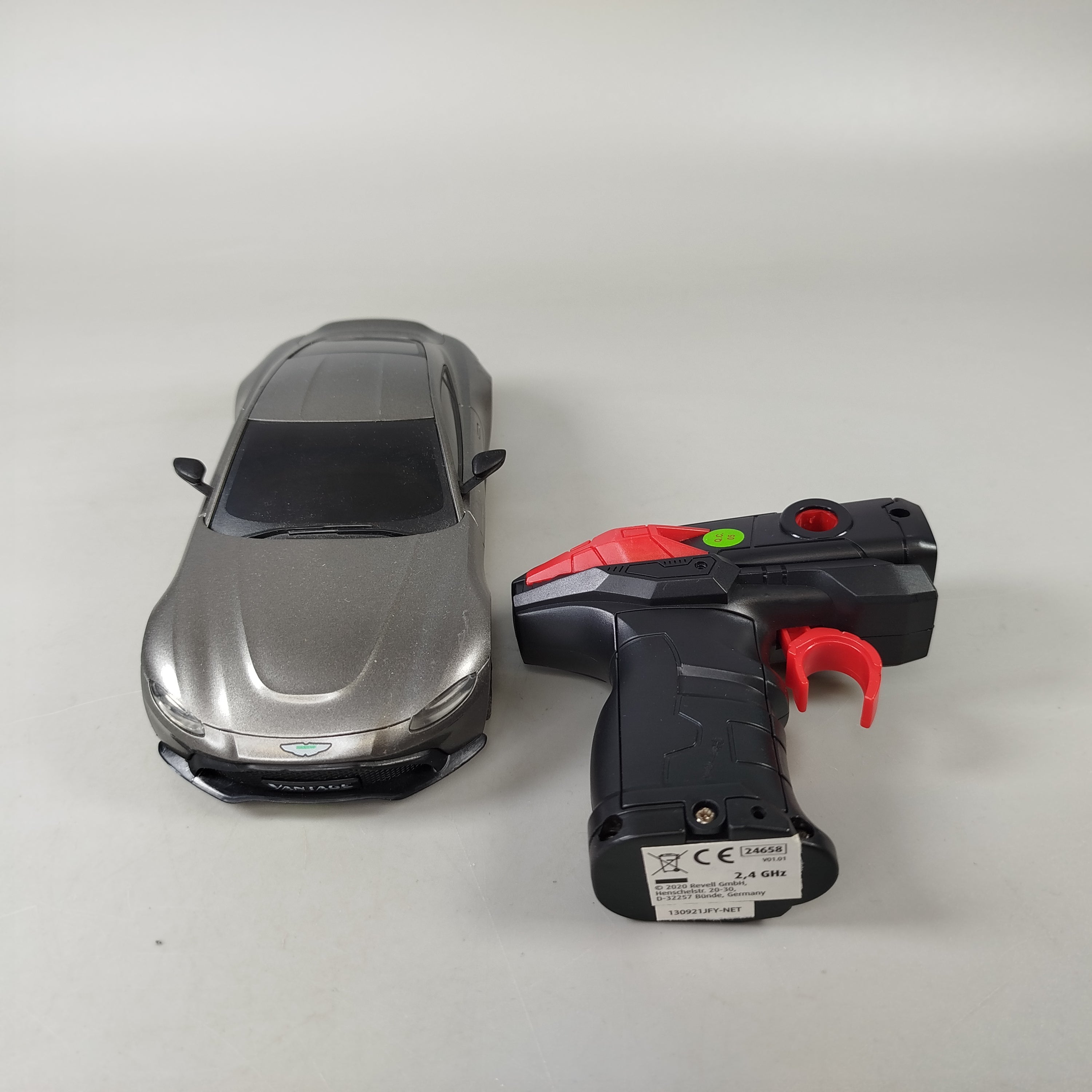 RC Auto Aston Martin Vantage – ferngesteuertes Modellfahrzeug Set